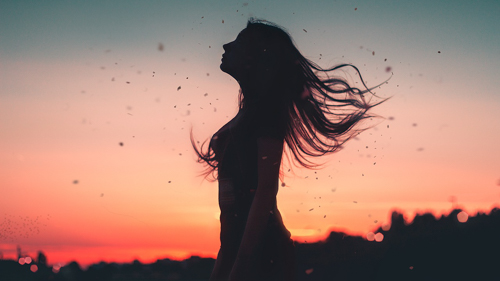 風が吹き抜けるイメージ