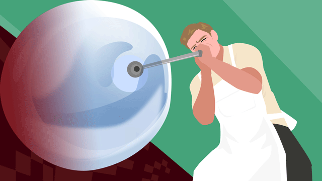 制御された息づかいで美しい花瓶を創るガラス職人